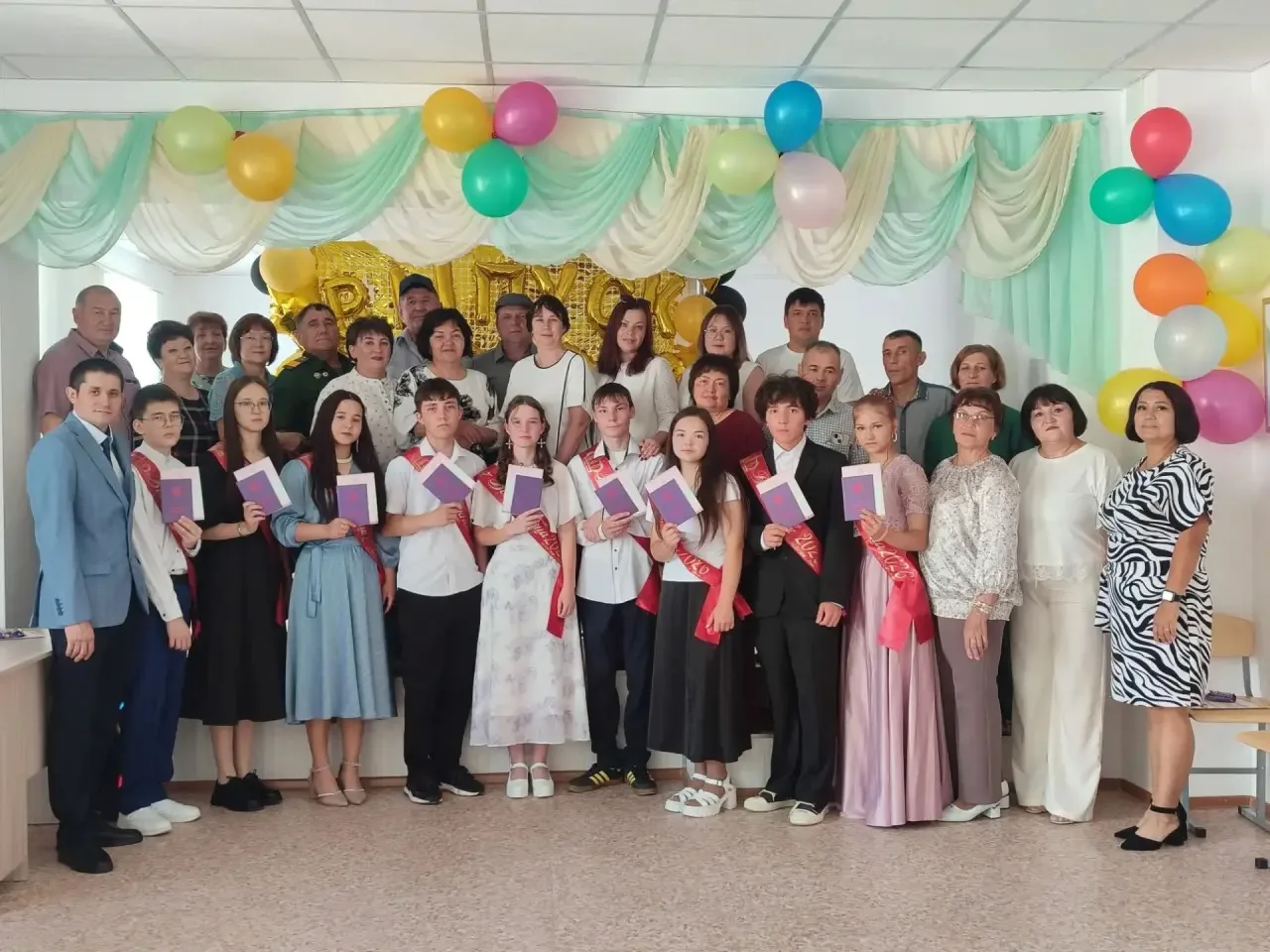 🎓 Важный рубеж пройден! 🎓

Сегодня в стенах МОБУ СОШ с. Макан царила особенная атмосфера — волнени