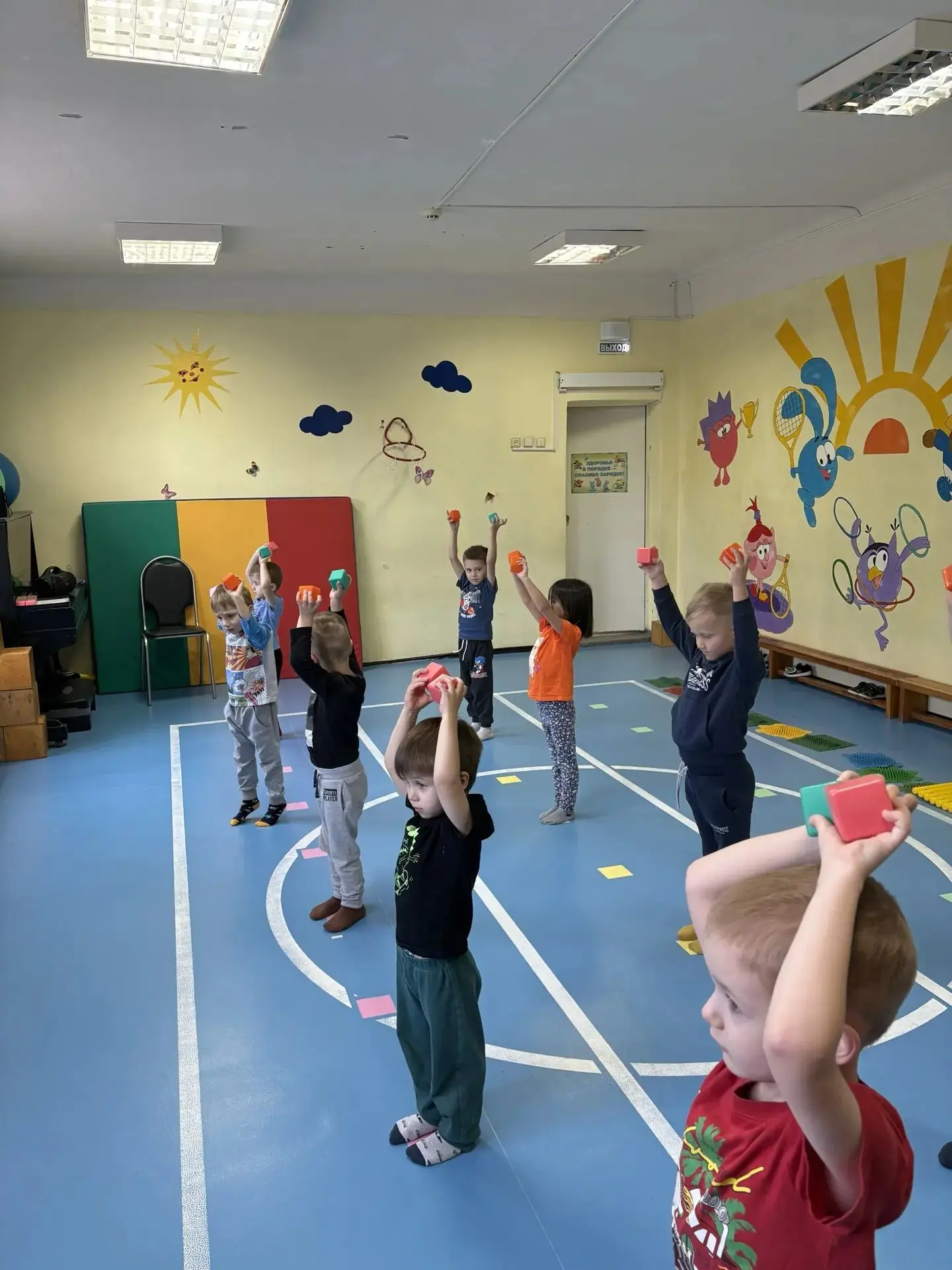 🤸‍♂️ Ловкие, сильные, дружные! Утренняя зарядка с кубиками