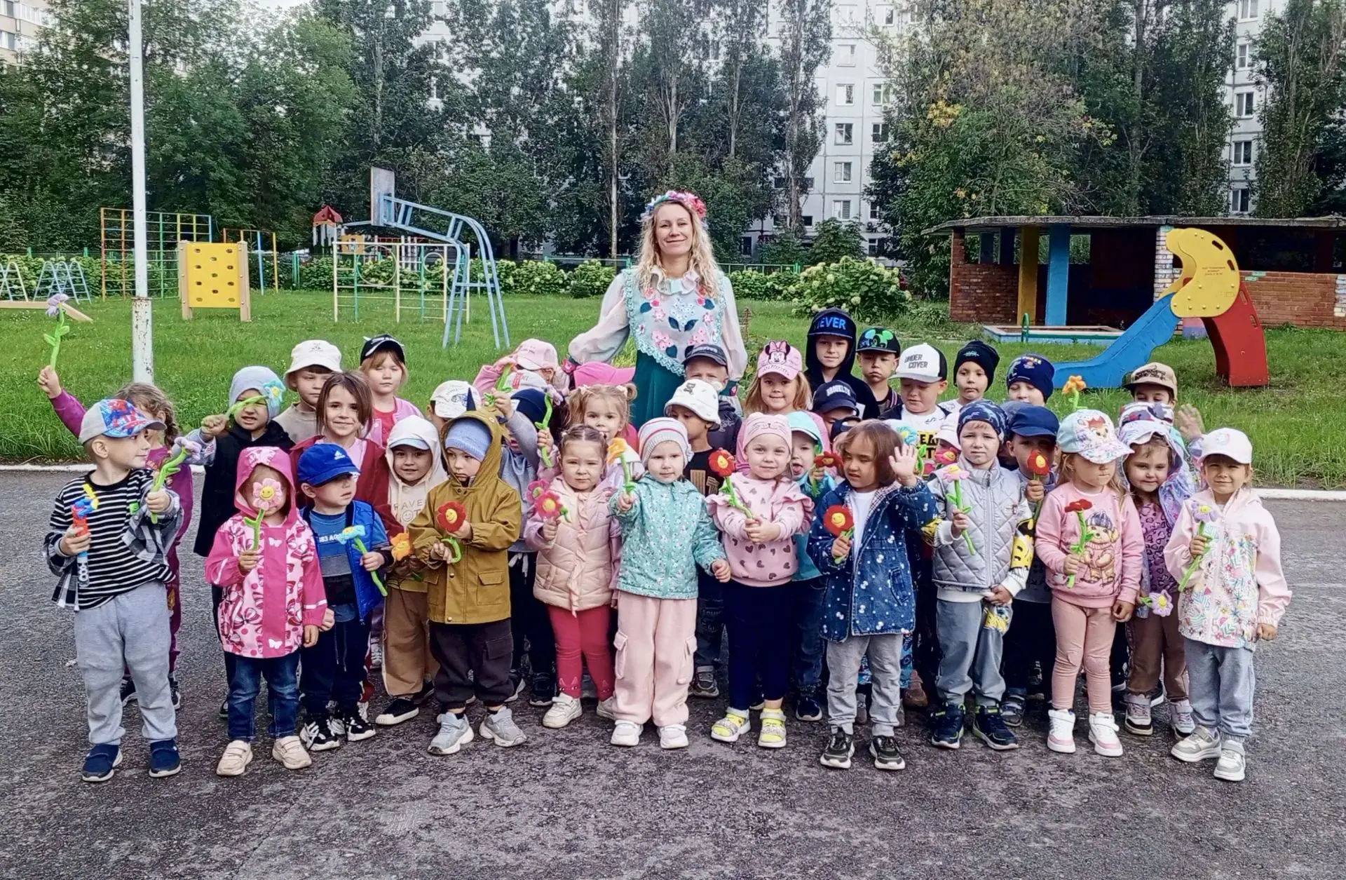 ☀ 28 августа в МООД б-р Гая, 8 прошел праздник «До свидания, лето!» 🎶