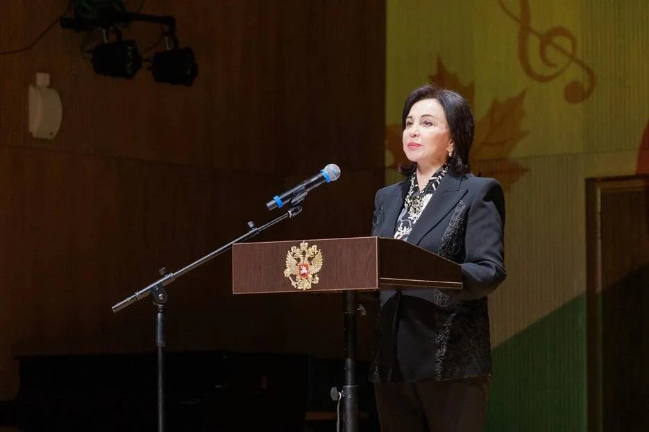 🎓 Педагогов Приморья поздравили с Днём учителя