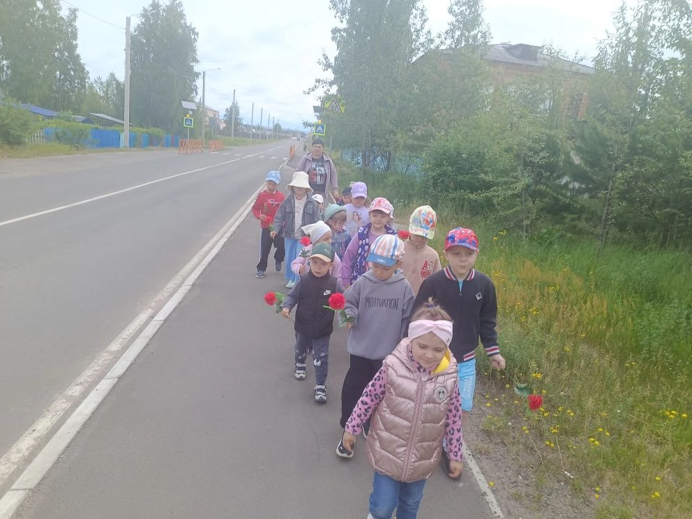 🕯️❤️ Искорки памяти в детских сердцах: как наши ребята зажгли свои «Свечи памяти»
