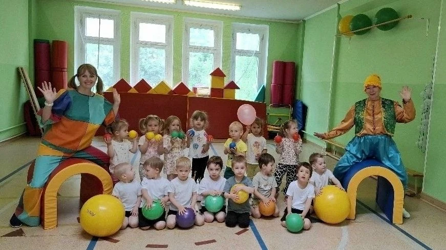 🚂 Вагон веселья отправляется в Страну Мячиков!

Самые младшие воспитанники дошкольного отделения №3