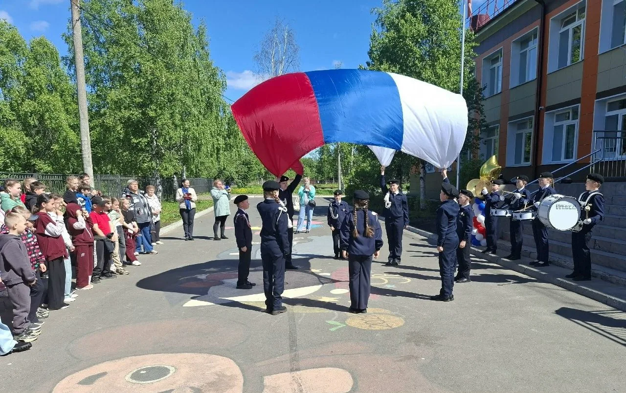 Начало новой смены: Запуск приключений в детском оздоровительном лагере!