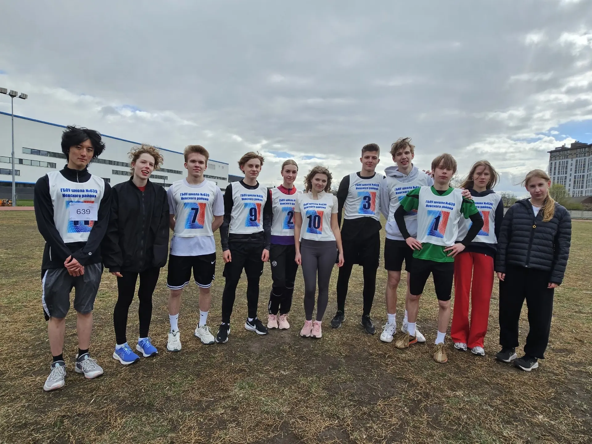 🏆 Бронза на " Невской эствфете"! Наша команда 8-11 классов - третьи в соревнованиях по бегу в Невско