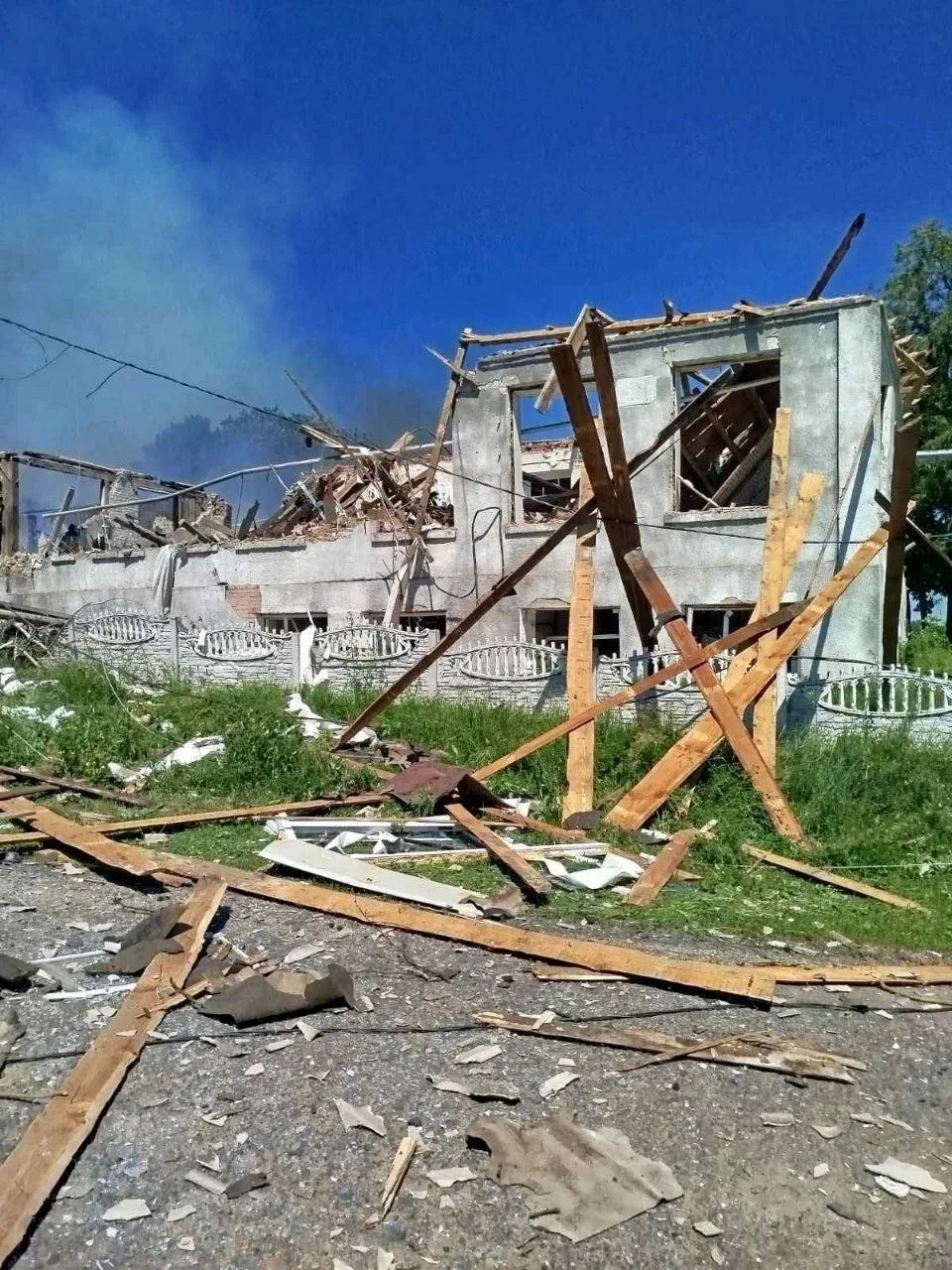 ⚡️ Бомбовый удар был нанесён по пункту дислокации ВСУ, обустроенному в здании ряснянско...