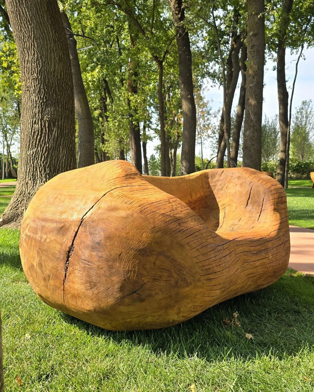 Новые лавочки в Облаках. Похожи на башмачки Золушки