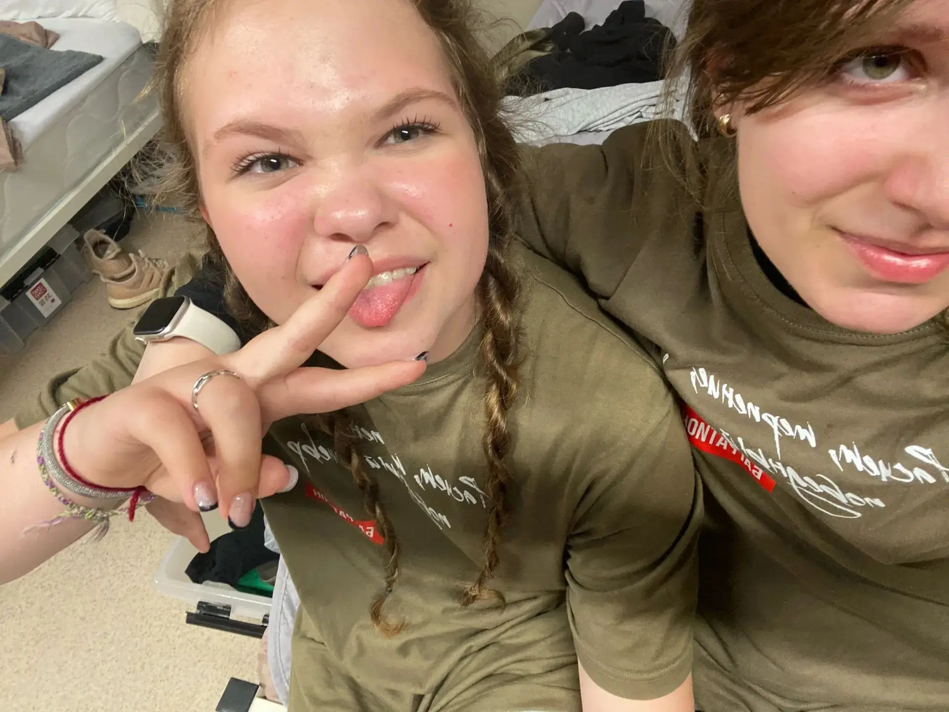 🏕 Ученицы 8 «Н» — о ярких днях в палаточном лагере

🙌 Анастасия Маргослепенко и Виктория Кудряшова