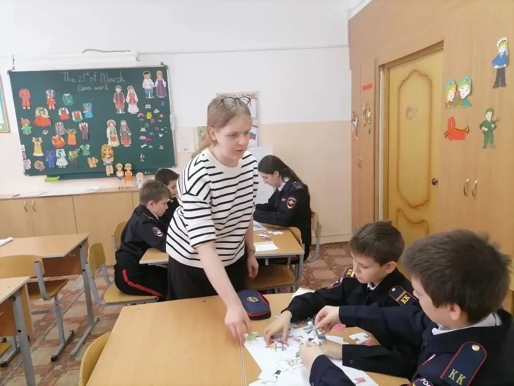 📚В рамках Декады знаний был проведён интегрированный урок по английскому языку и ИЗО на тему "Национ