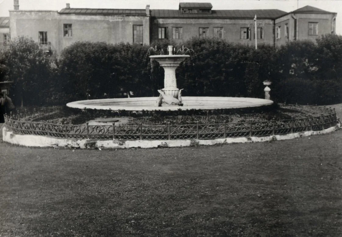 ⛲ Фонтан в сквере Советской площади. - 📆 1956 г.