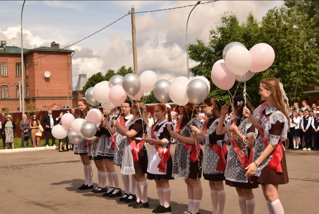 С днём молодёжи! 🇷🇺

Дорогие друзья, юные мечтатели и смелые новаторы! Сегодня мы чествуем вас — п