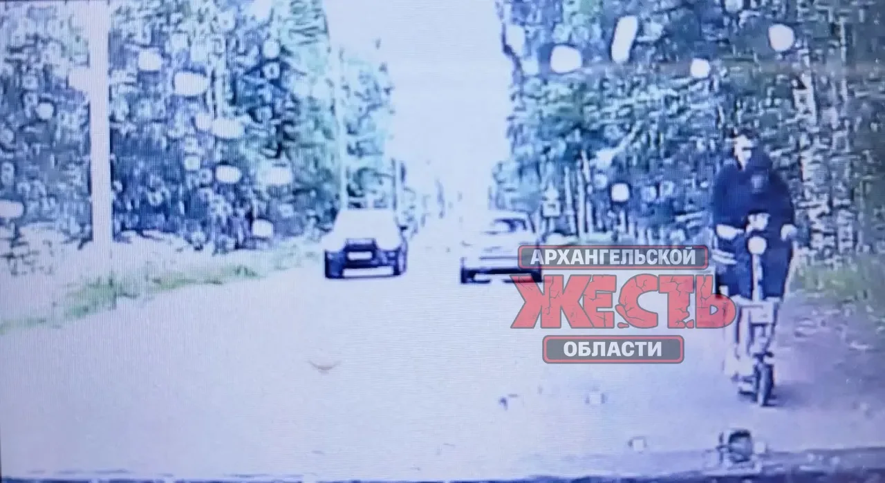 От подписчика 

Водители, осторожно! Взрослый долбо@б на самокате с ребенком едет по встречке

Сегод