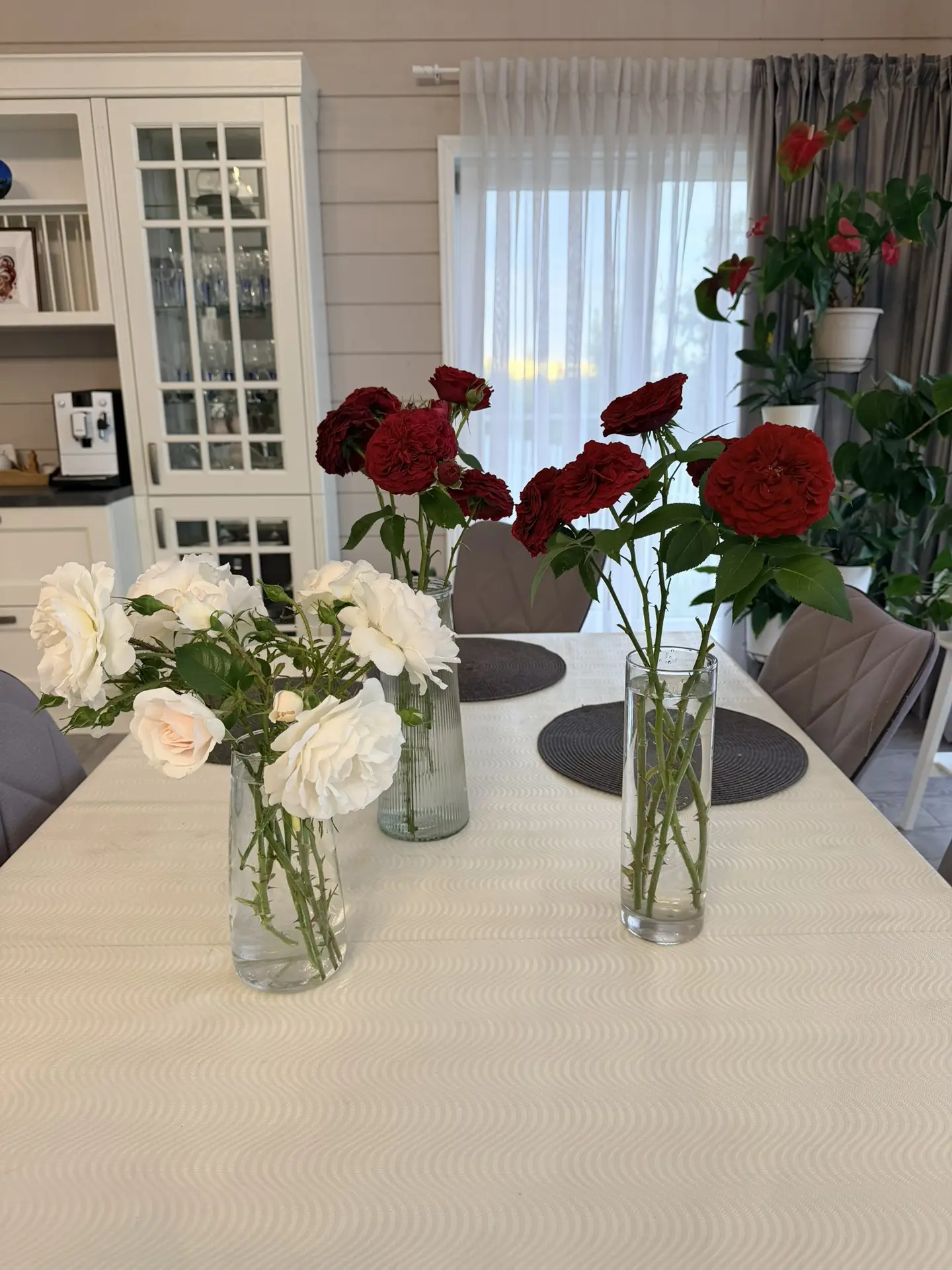 Уже не хватает вазочек 🌸🌸🌸