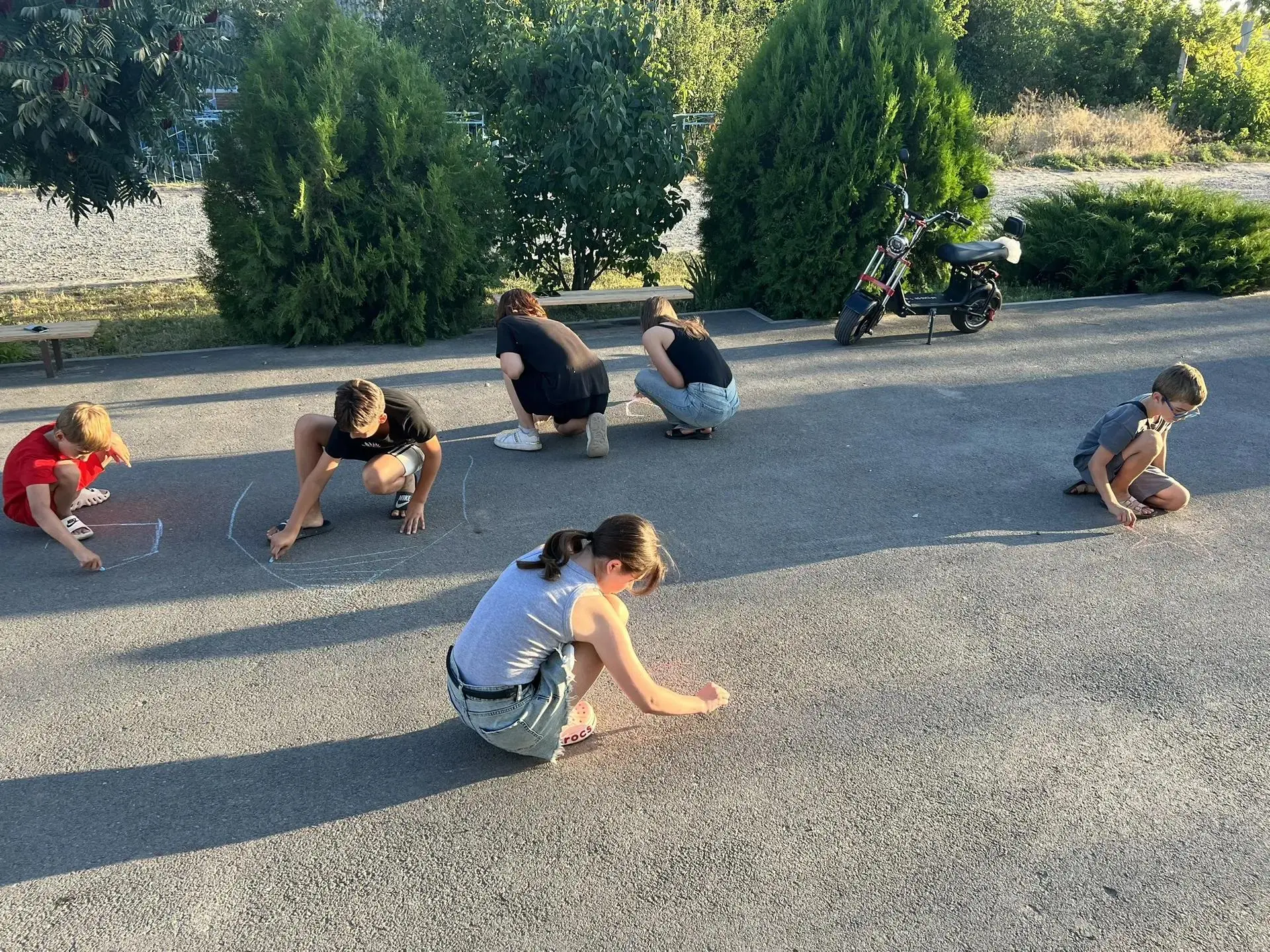 17  июля в Нижнекалиновском СДК прошел час творчества «Я рисую лето!», посвященный самым любимым кан