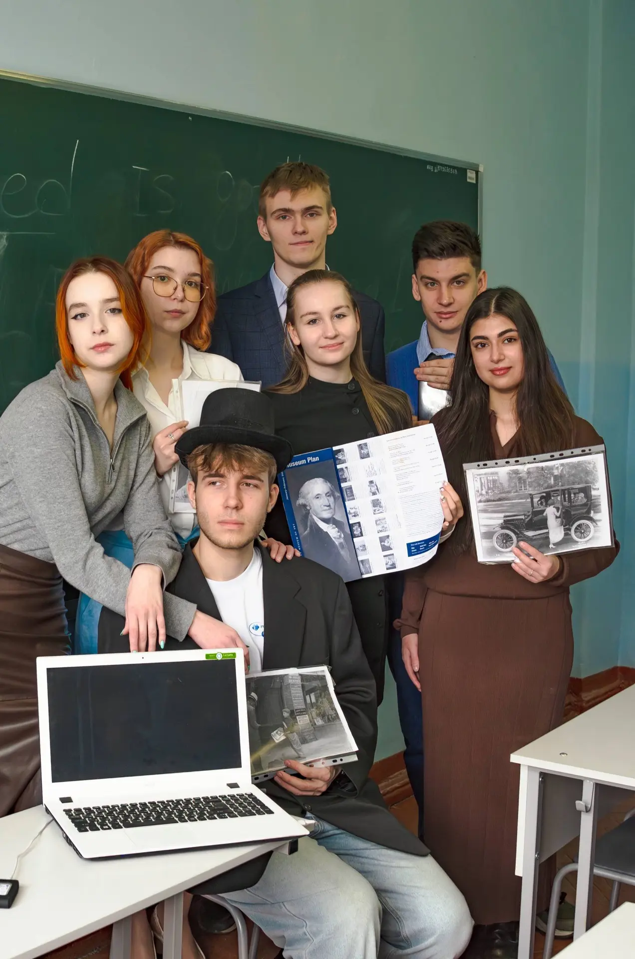 💥Представляем клуб любителей кино на физмате: 🎞️на основе фильмов о научных  исследованиях и ученых 