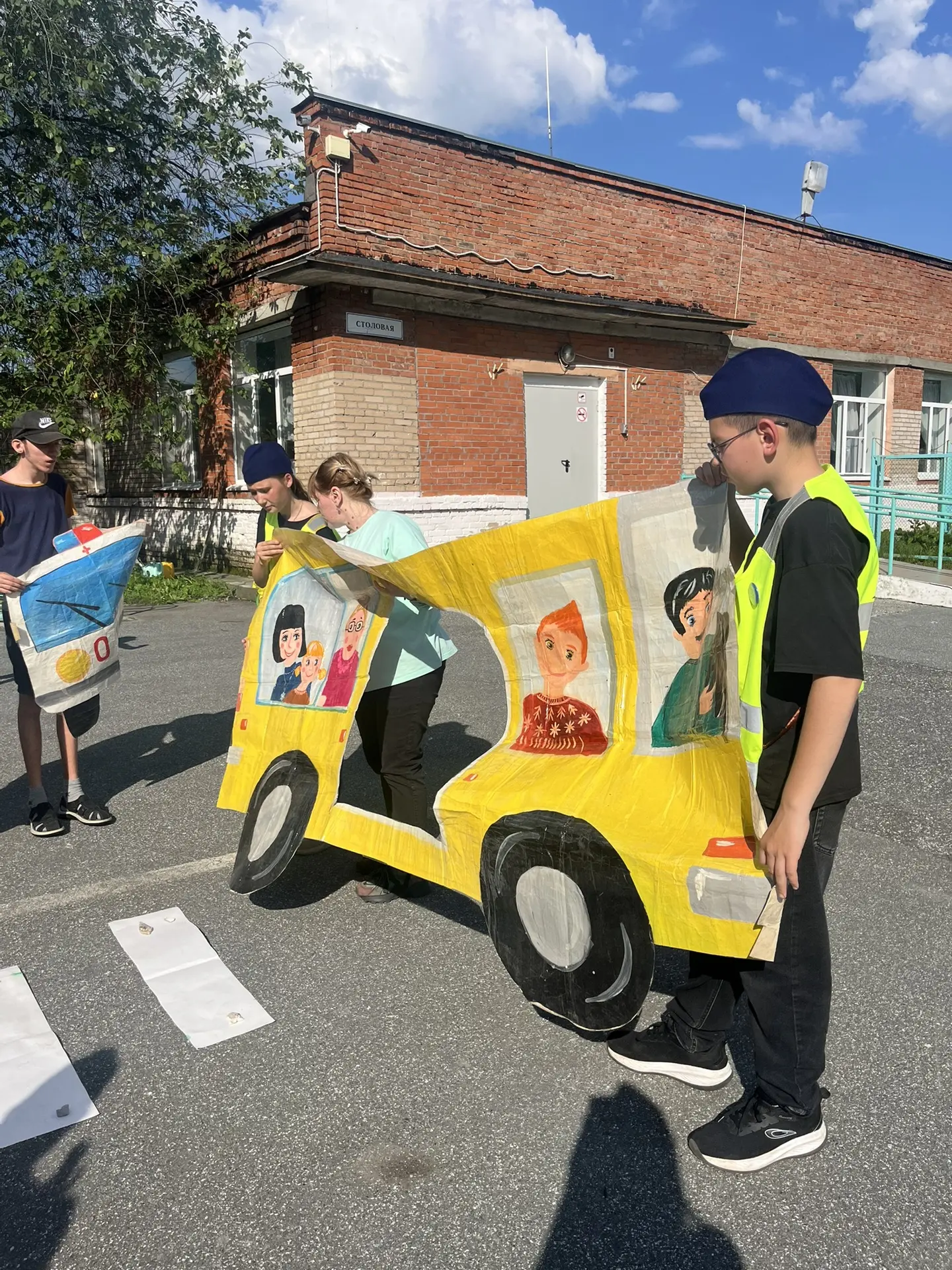 Спешите делать добро!

И мы спешим! 
🚦ЮИДовцы посетили детский дом-интернат для детей инвалидов. 
❤