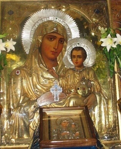 Знайте, что молитвами Пречистой Матери Божией держится мир до сегодняшнего дня.