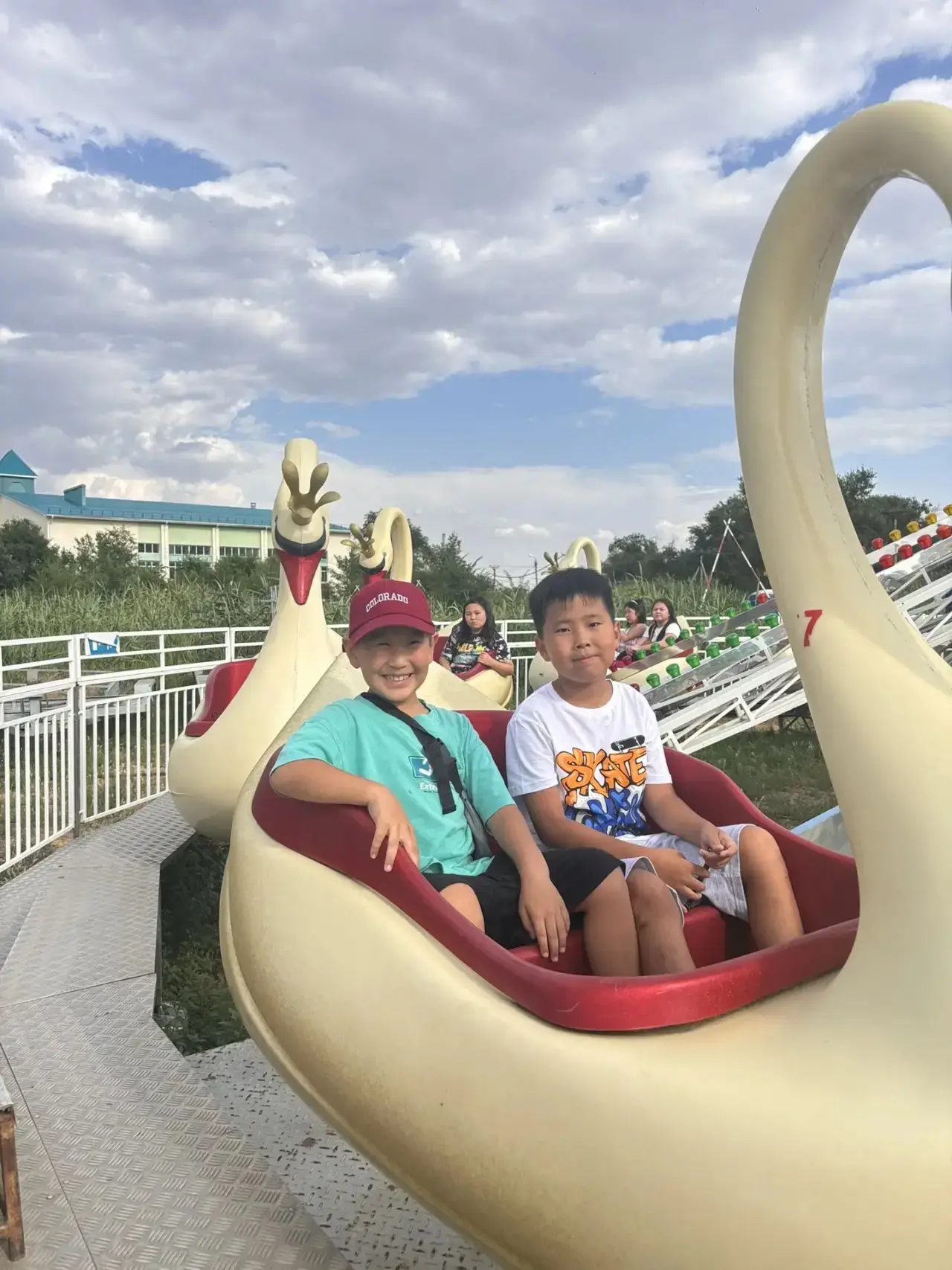 🎢 Счастье — это когда визг детей заглушает шум города!

Вчера наши гимназисты вновь покоряли аттрак