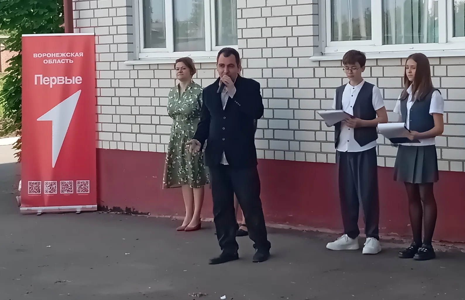 📆19 мая в нашей стране День детских общественных организаций.  В этот день в нашей школе прошло торж