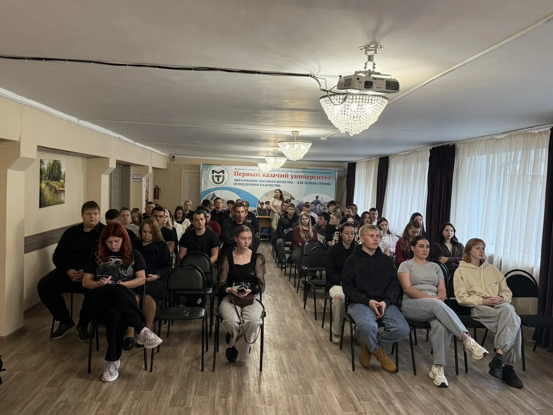 🎓 Первокурсники, добро пожаловать в семью Поволжского казачьего института! 🐎