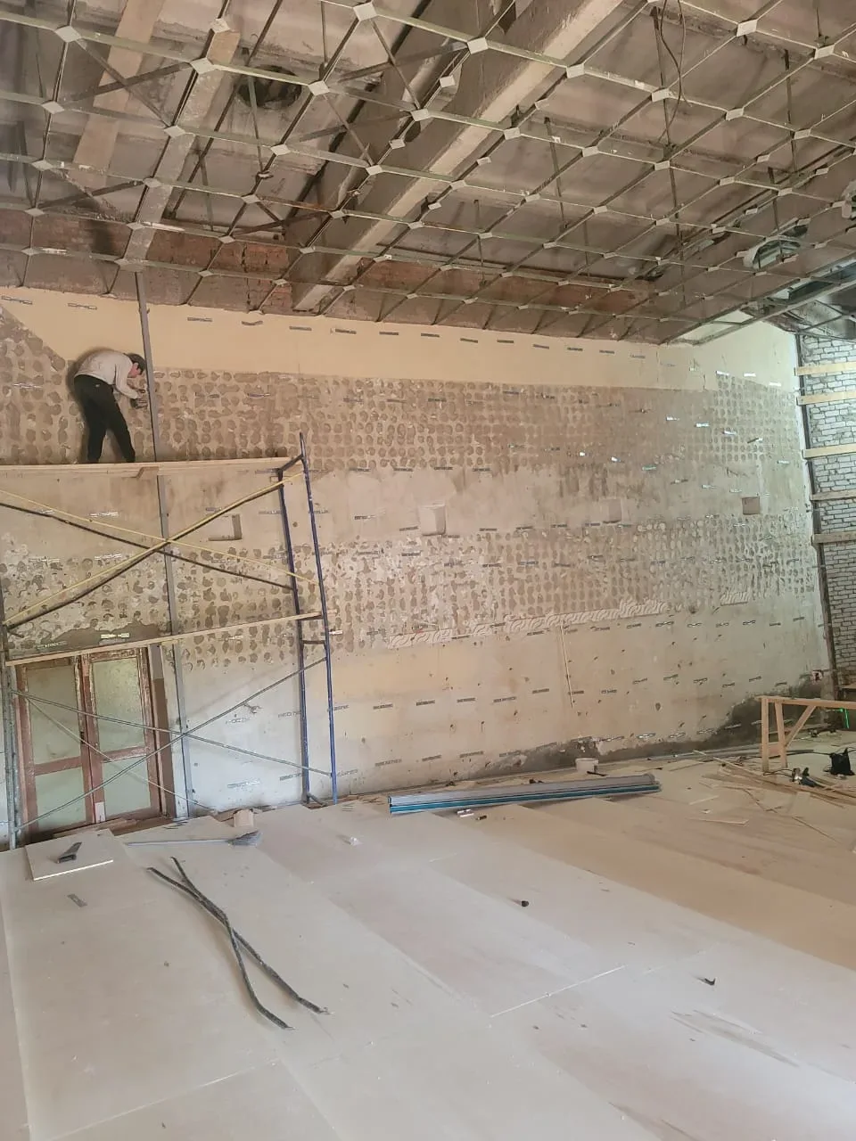 #РемонтЗрительногоЗалаДКЛидога

🏛️Преображение зрительного зала Дома культуры с. Лидога набирает об