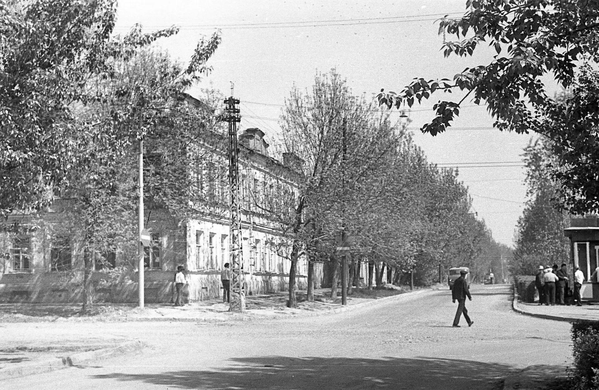 Угол Рахова и Новоузенской. 1979 г.