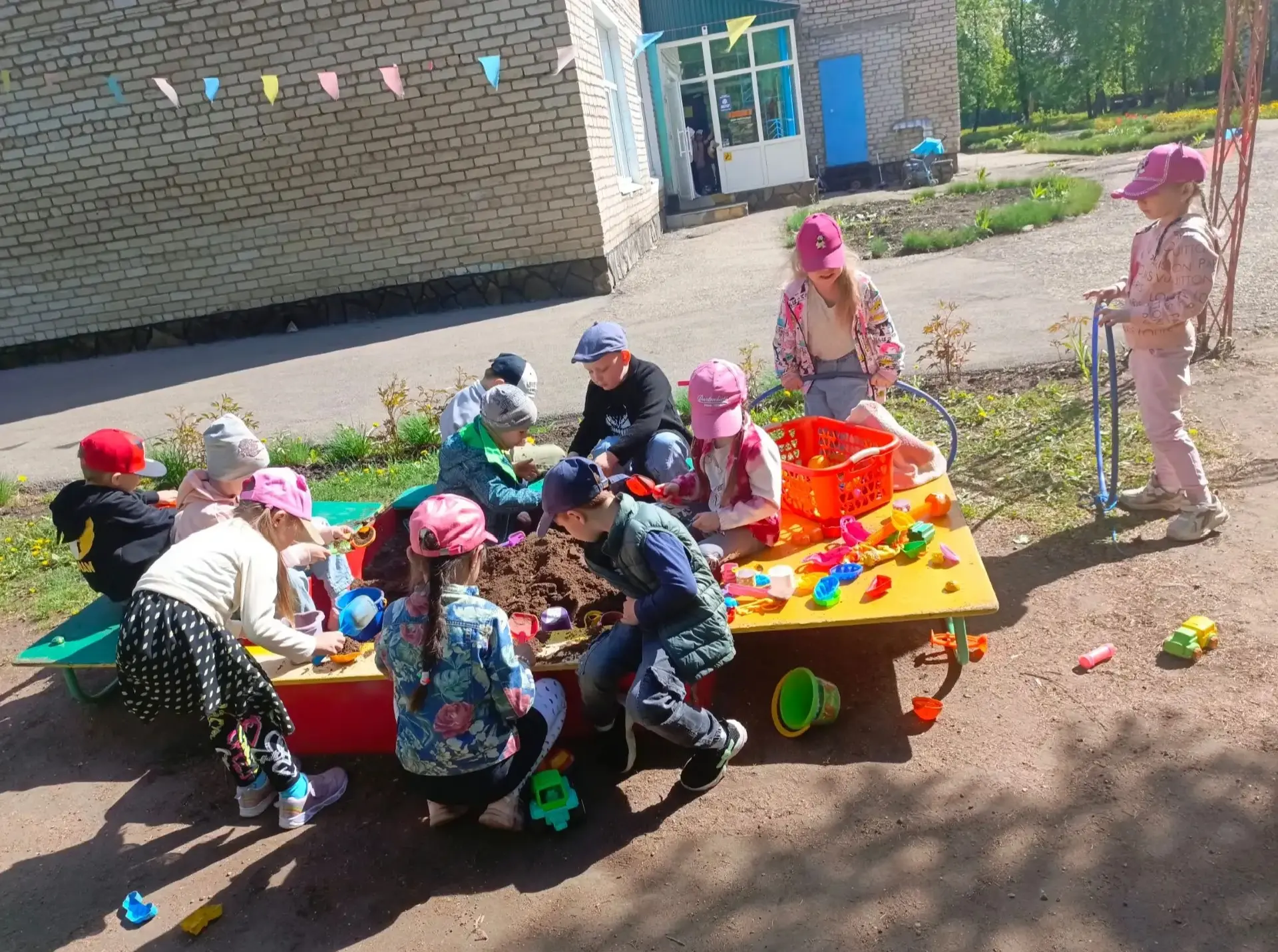 Лето — это прекрасное время года, которое дарит детям много радости, новых впечатлений и возможносте