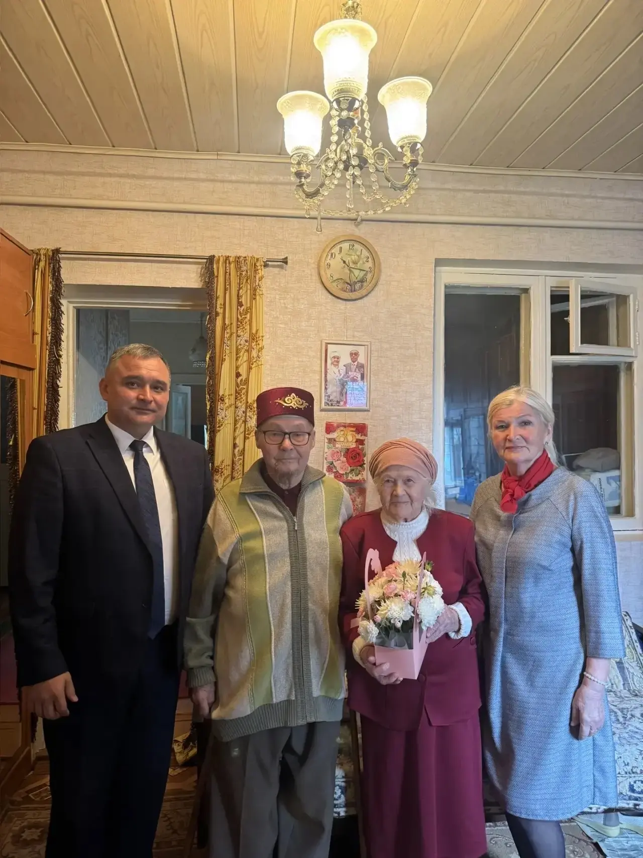 В эти дни свой 90-летний юбилей отметила ветеран труда, жительница Бавлов Ситдыйкова Ве...