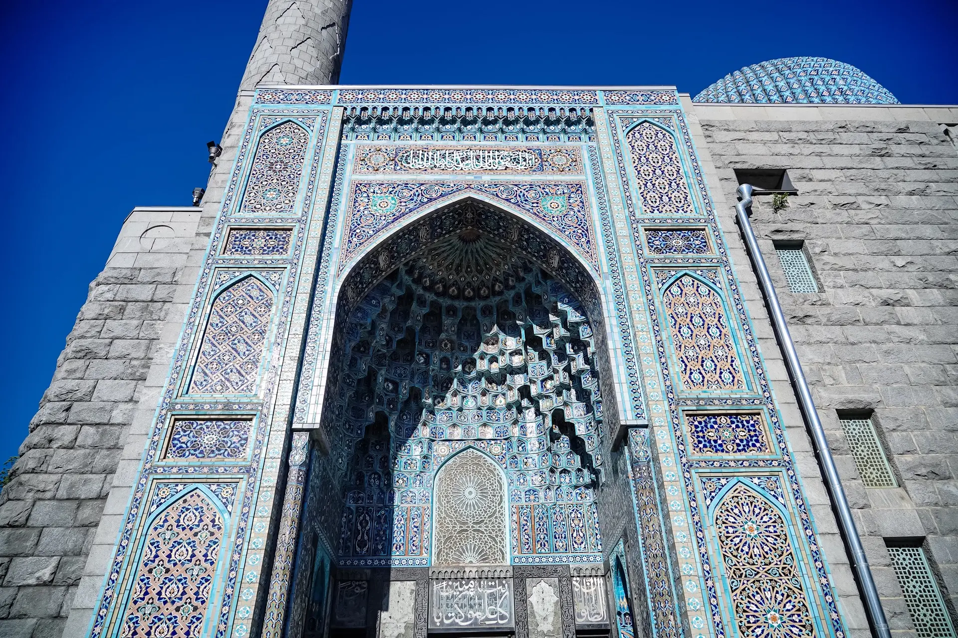 Наступает один из главных праздников в исламе – Курбан-байрам.   В Год единства народов России, объя