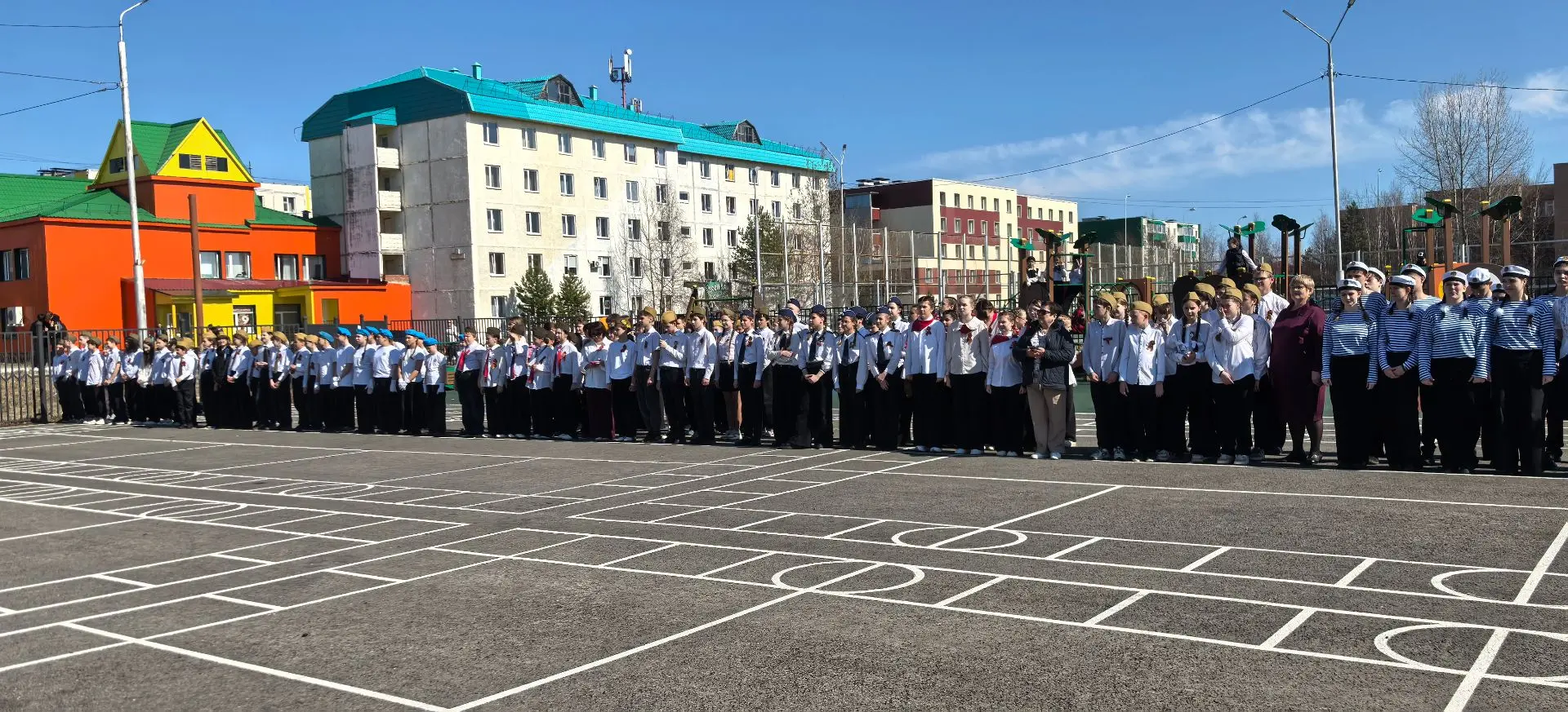 6 мая школьный плац превратился в настоящий учебный полигон!

 Наш традиционный конкурс "Смотр строя