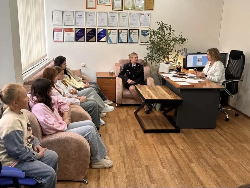 📺🎬Полицейские Зеленогорска и общественники устроили для школьников экскурсию в телеко...