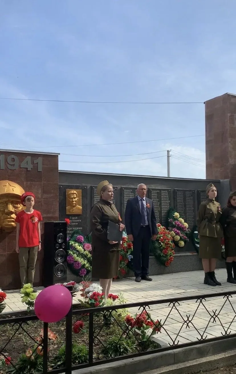 9 мая глава Кандауровского сельсовета и специалисты администрации  совместно с жителями...