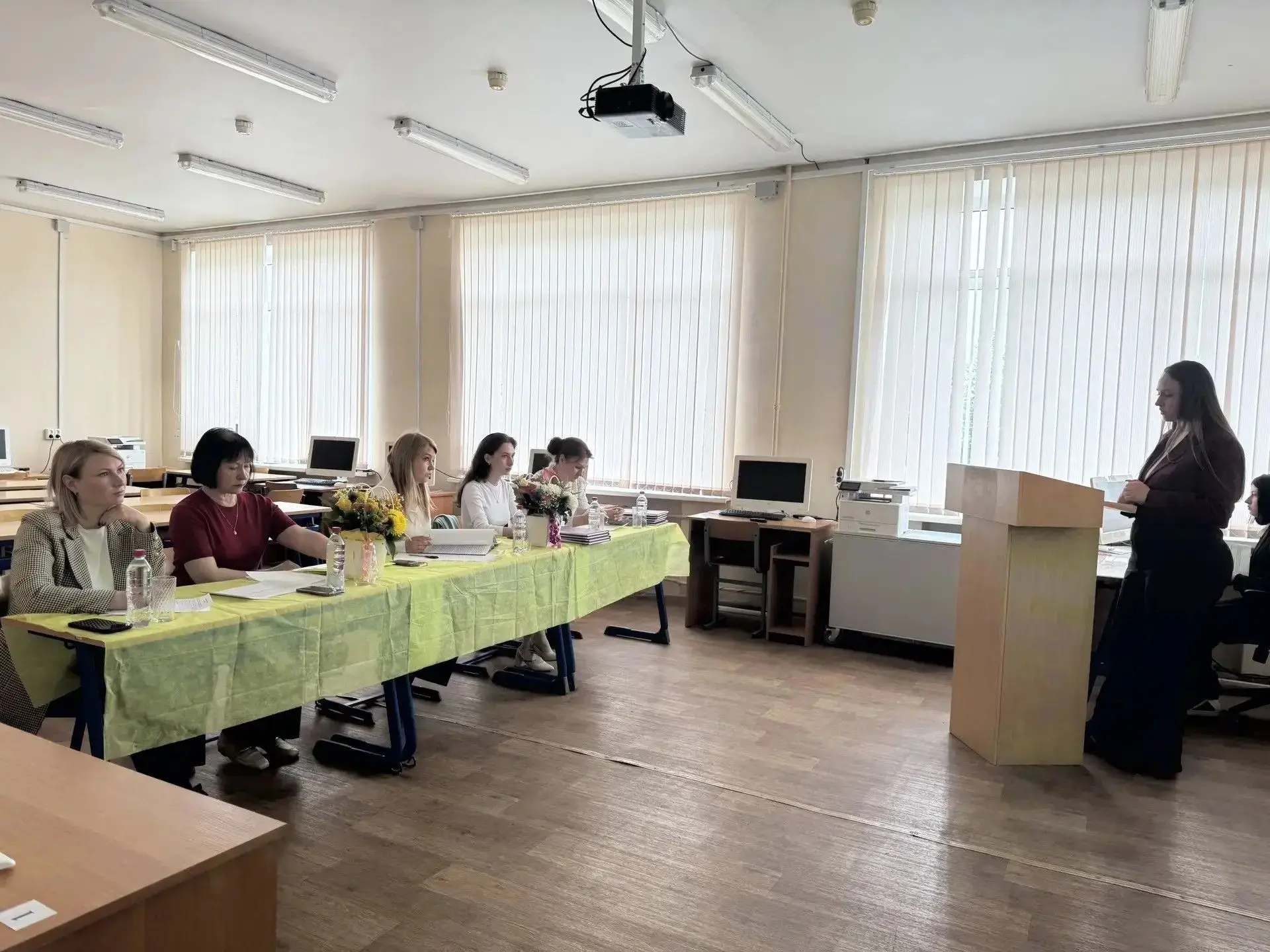 От парты — к карьере! Как Клинский МФЦ помогает студентам найти работу мечты 🎓
Мы верим, что за мол