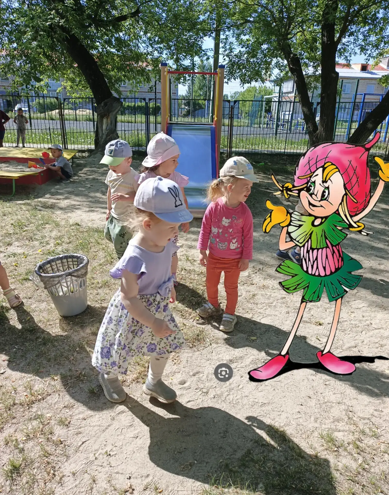Сегодня ребята из групп «Солнышко» и «Звёздочки», а также наши выпускники подготовитель...