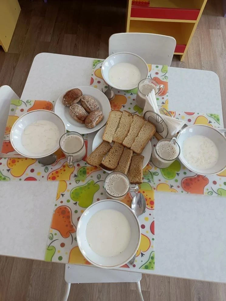 Добрый день друзья! Продолжаем рубрику питания, наш вкусный завтрак😋:
Суп молочный с вермишелью 🥣
