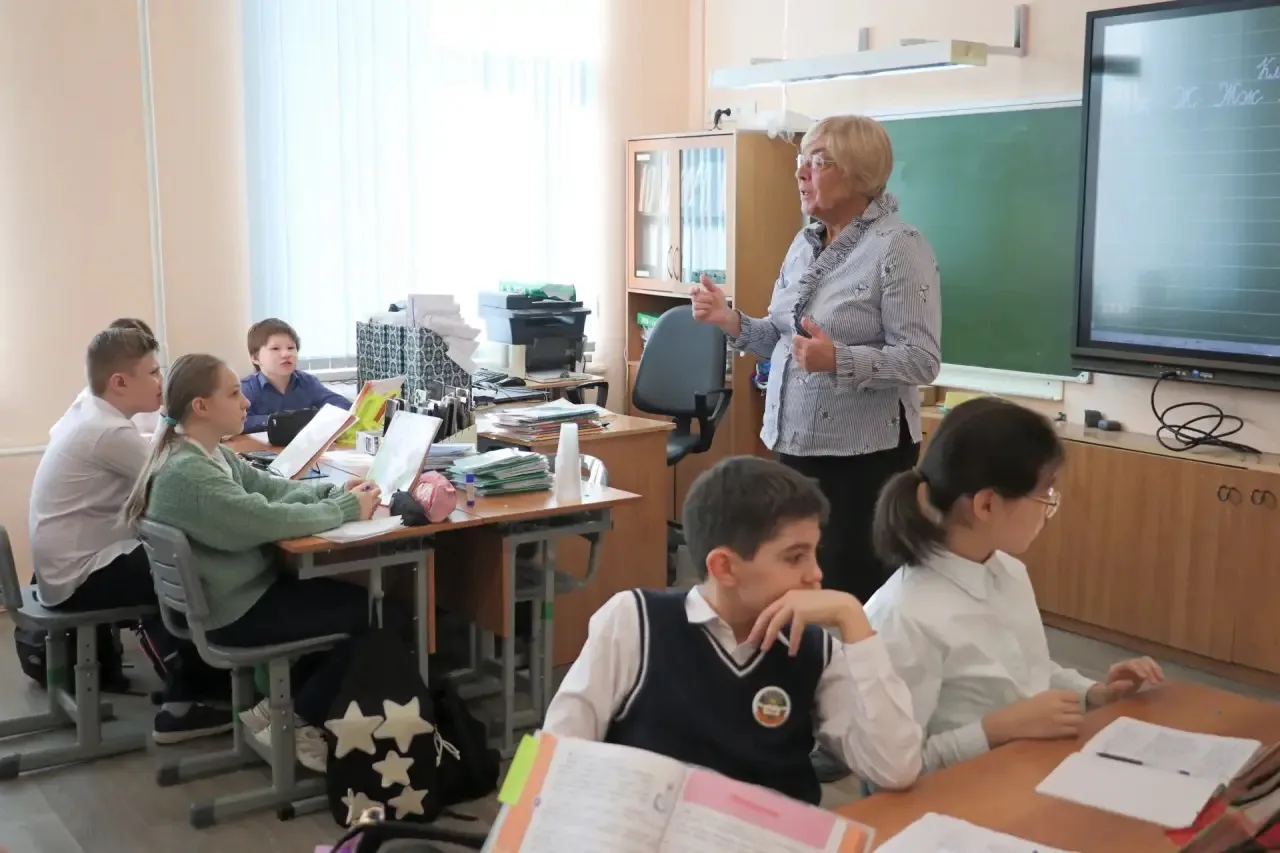 🏫 Провели открытые уроки для родителей будущих первоклассников  Наши первоклассные учителя провели с