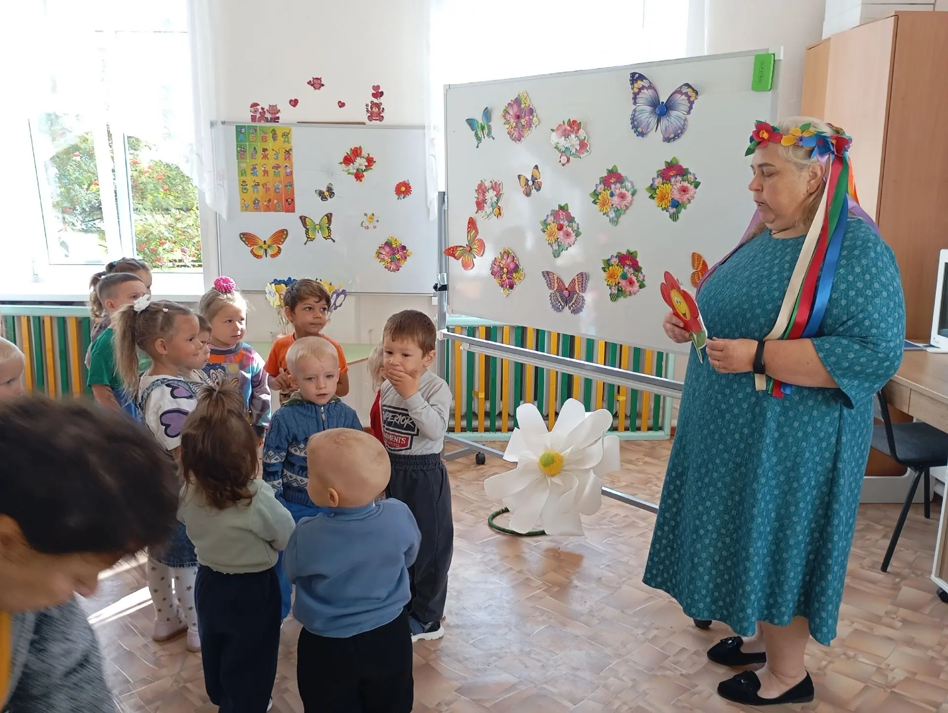 Пусть и нет у нас линеек, и уроков, и оценок,
