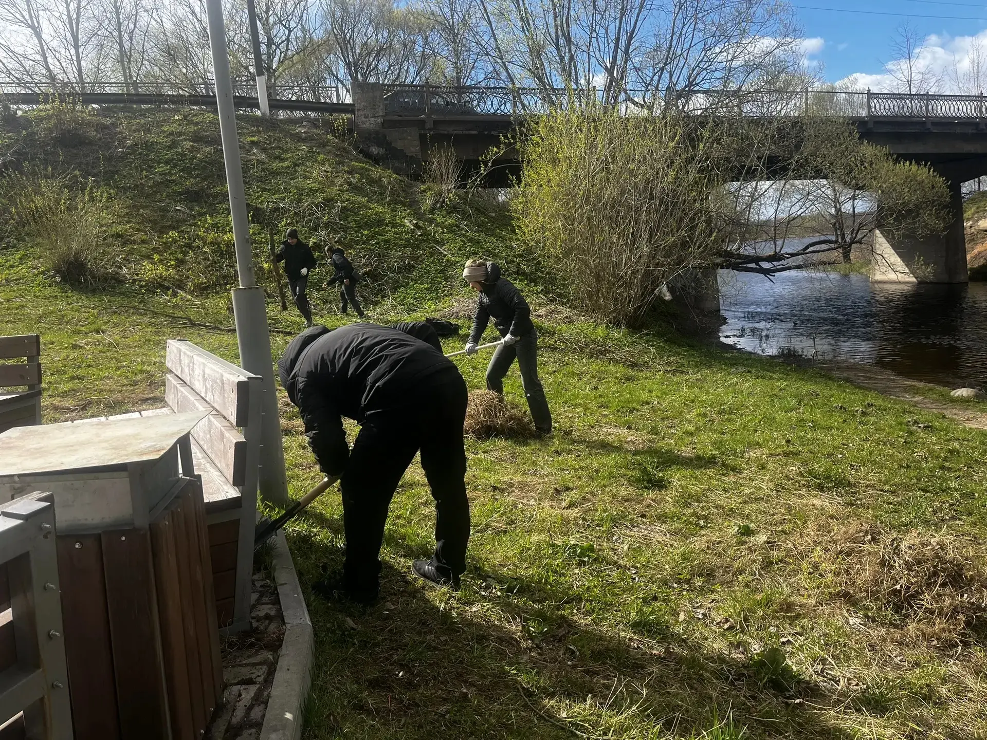 🧹Субботник – это не только уборка территории, но и общение, хорошее настроение, позитивные эмоции! 