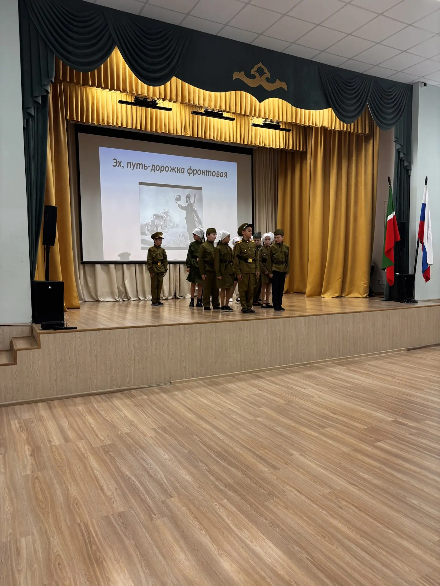 В преддверии 9 мая в параллели 3-х классов нашей гимназии прошло трогательное и торжественное меропр