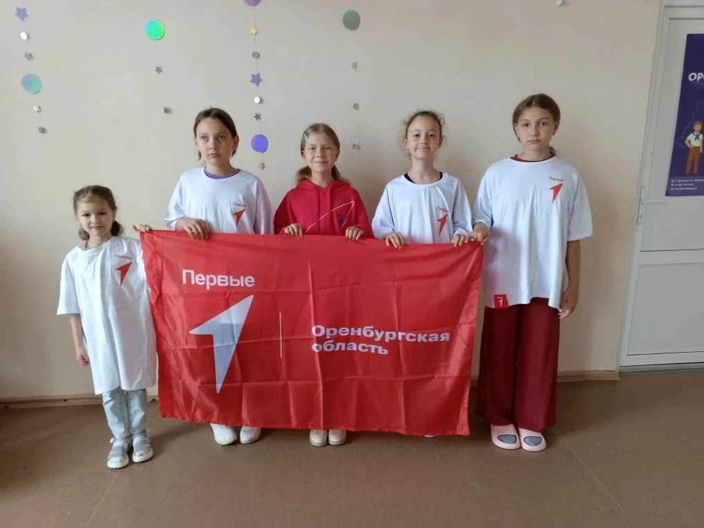 Сегодня в школьном лагере прошел тематический день - "День Первых".Ребята познакомились с деятельнос