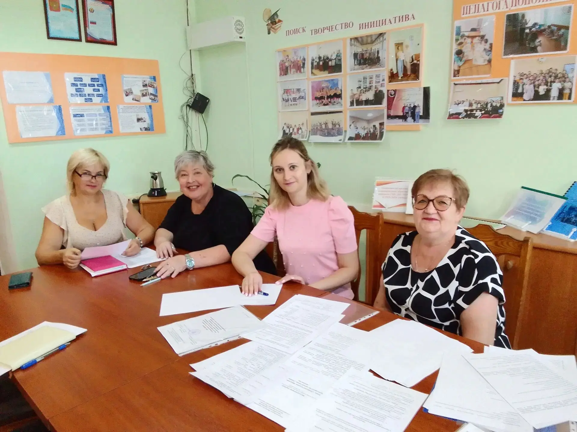 27 августа в ГБУ ДО ЛНР "АЦДТ" состоялось заседание методического совета педагогов допо...