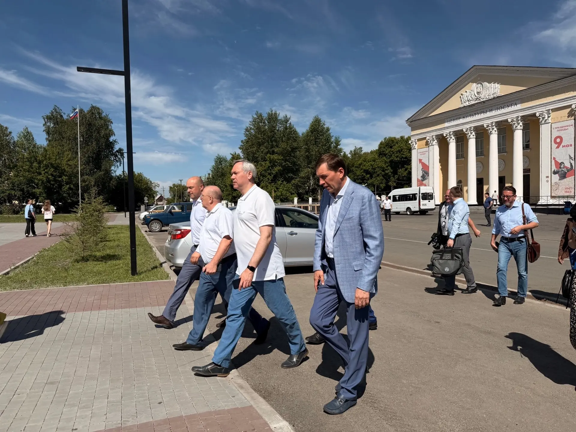 Глава региона осмотрел центральную площадь города после масштабной реконструкции. 

Проект стал побе