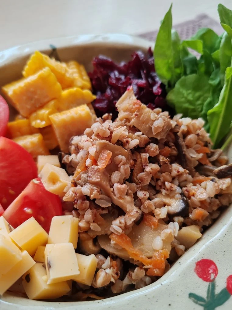 Гречневая каша с грибами - вкусное, сытное и здоровое сочетание продуктов в одном блюде.