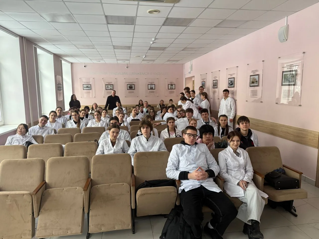 🫶Первая профессиональная победа! Наши одиннадцатиклассники сдали предпрофессиональный ...