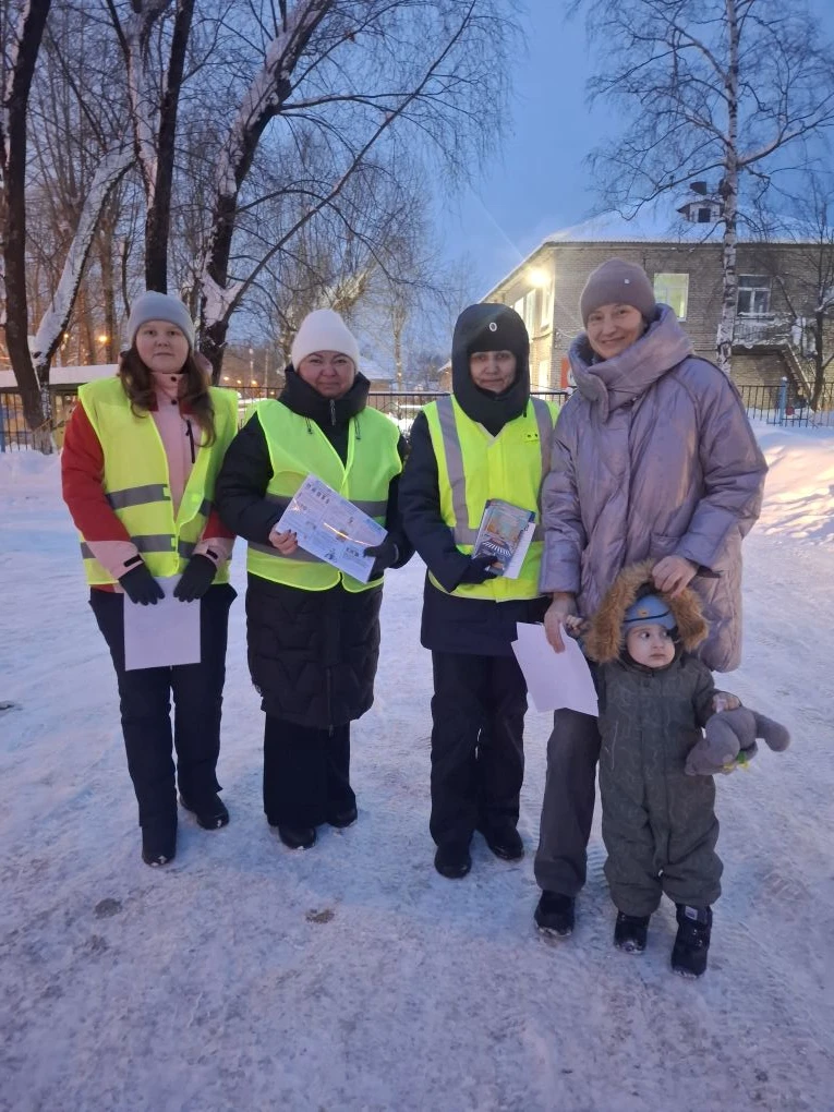 🚦Сберегите самое дорогое – пристегните детей в автокресле 🚗  Сегодня в школе и структурном подраздел