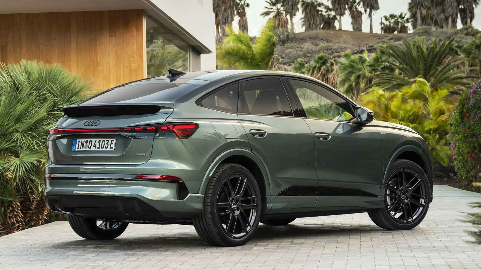 Audi Q4 e-tron получил три дисплея и прибавку к запасу хода  Audi Q4 e-tron и его версия Sportback п