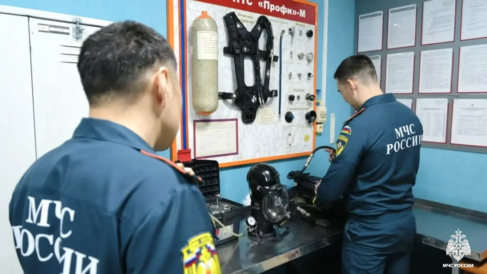 🚒 Калмыцкие огнеборцы сдали зачеты на допуск к работе в СИЗОД  ✅ Организация работы газодымозащитной