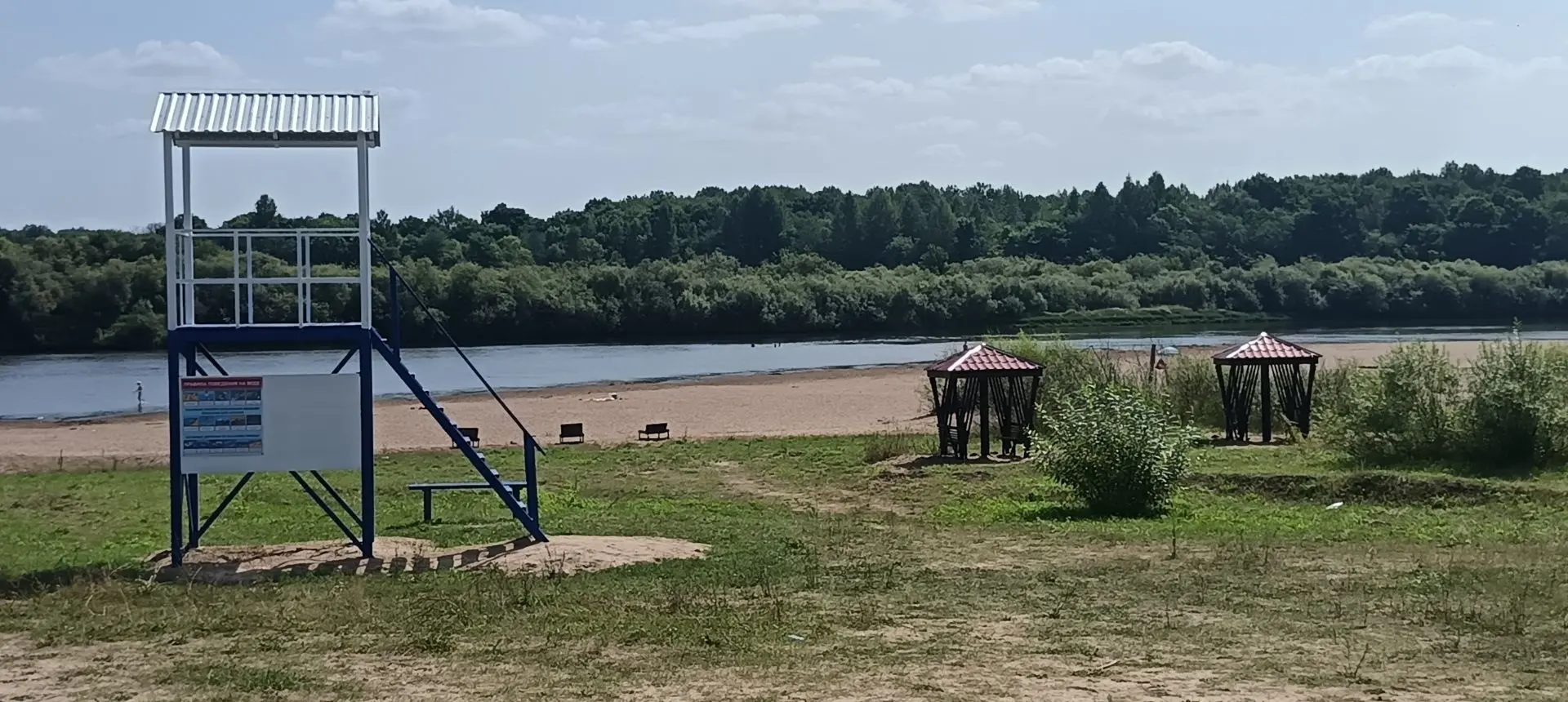 В Макарьеве благоустроили городской пляж 

На территории зоны отдыха установили современные беседки 