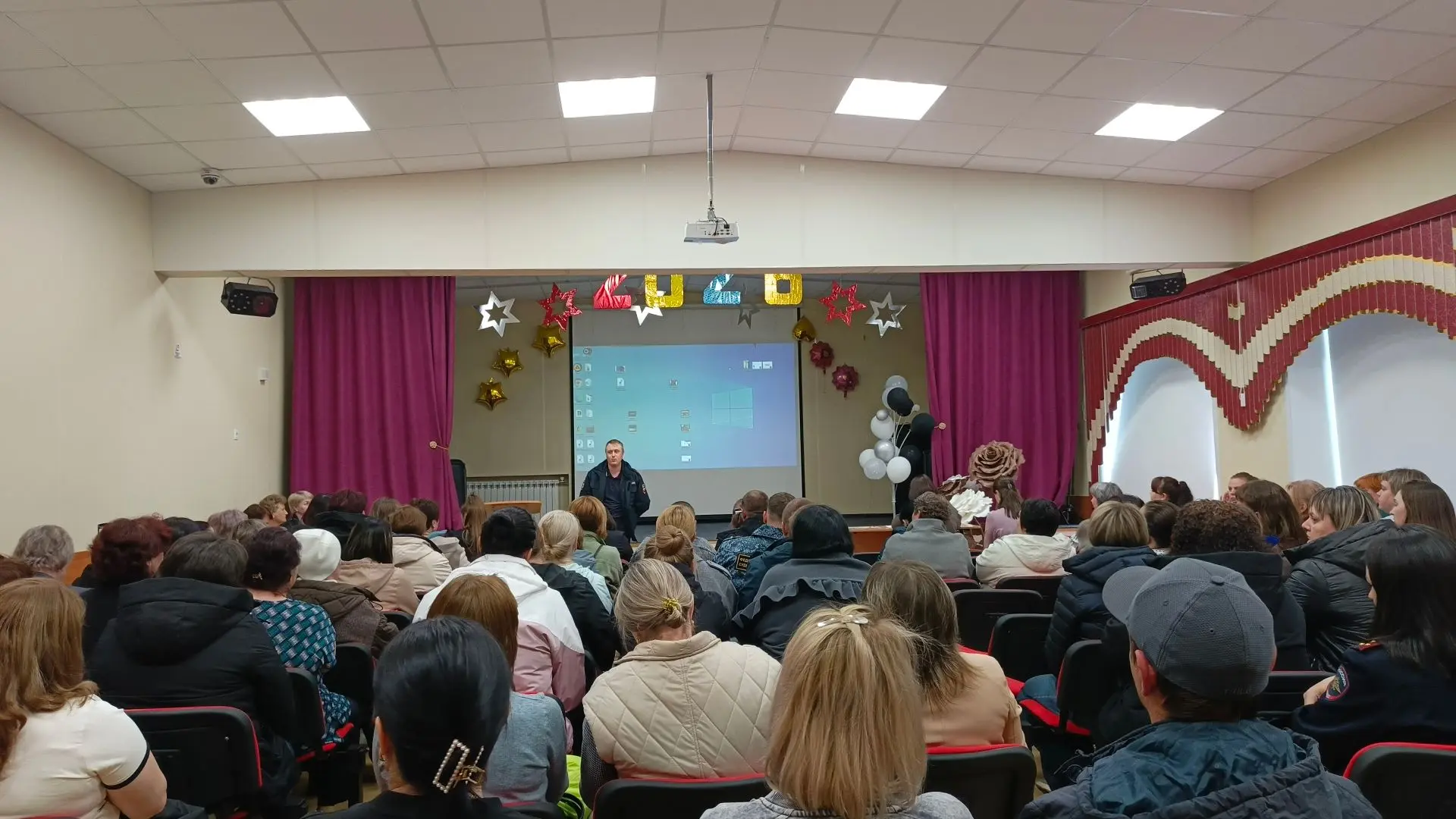 📢 Встреча, которая объединяет: прошло общешкольное родительское собрание 🏫✨
