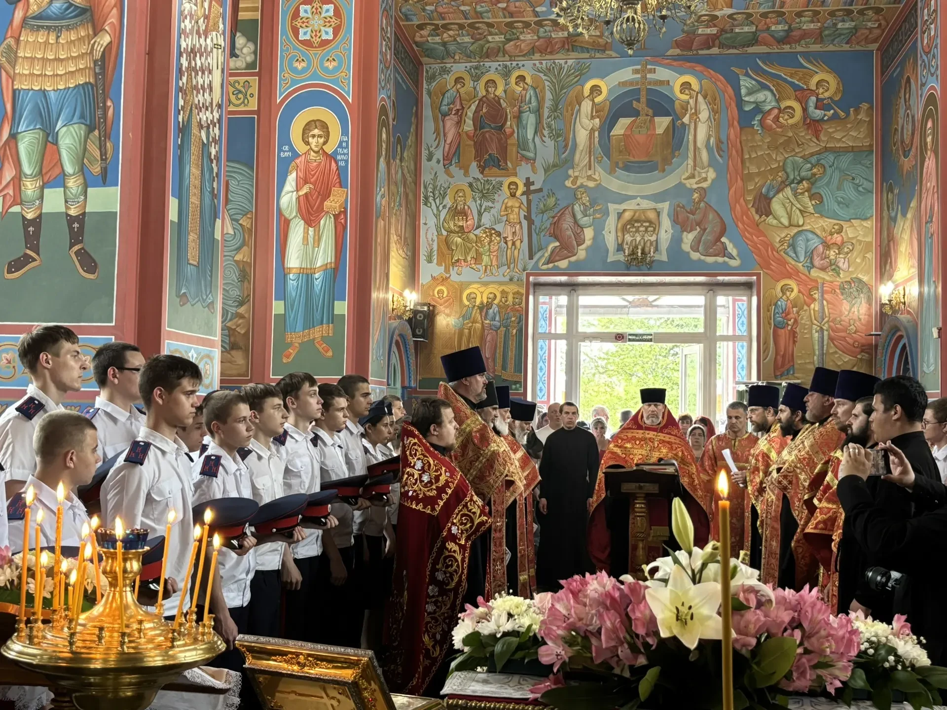 🙏❤️ Под покровом Богородицы: Каменск-Шахтинский встретил великую православную святыню  ☦️ На три дня