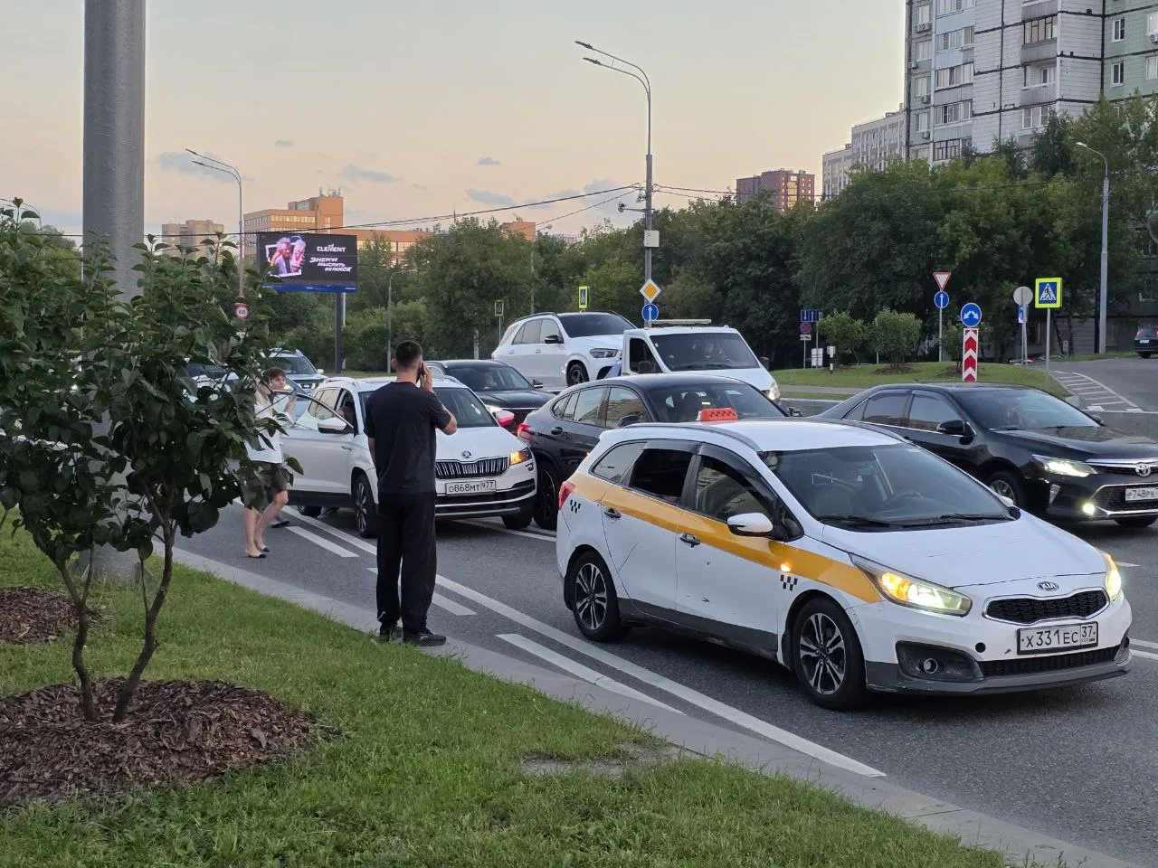 ⚠️ ДТП: сообразили на троих у ТЦ  "Алтуфьевский".